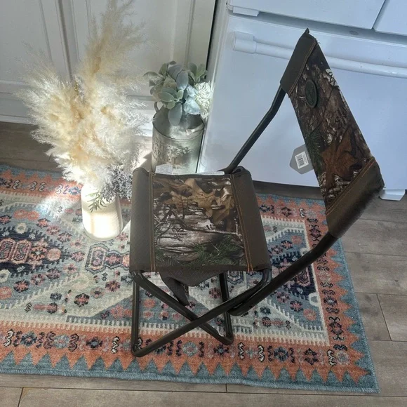 New Realtree Youth Portable Chair Stool With Back Camo Camouflage Folding Chair - Picture 9 of 10